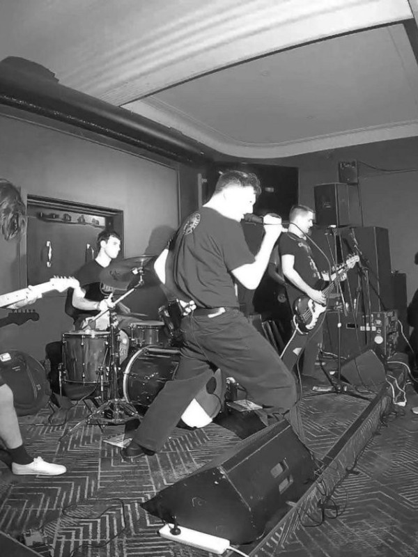 Scratch the Surface: Ben - Daisy Chain