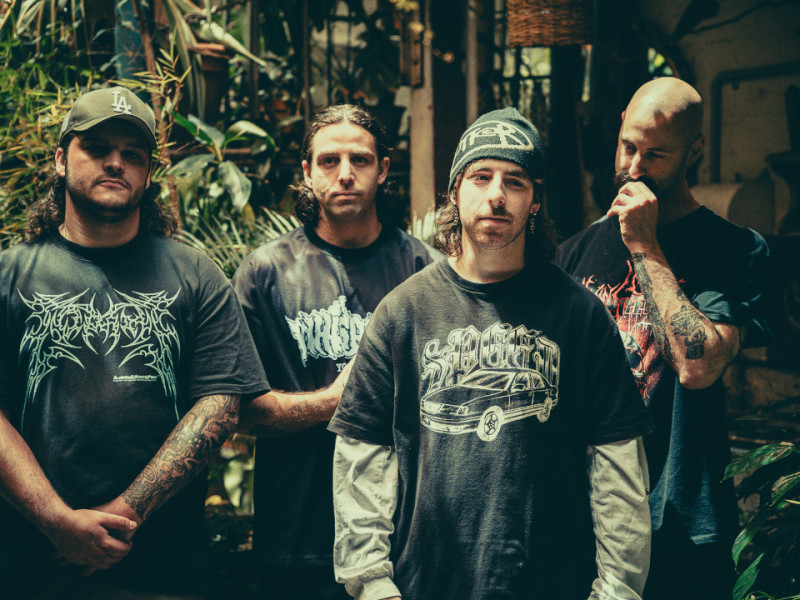 MELTING share ferocious new single "GLARE"